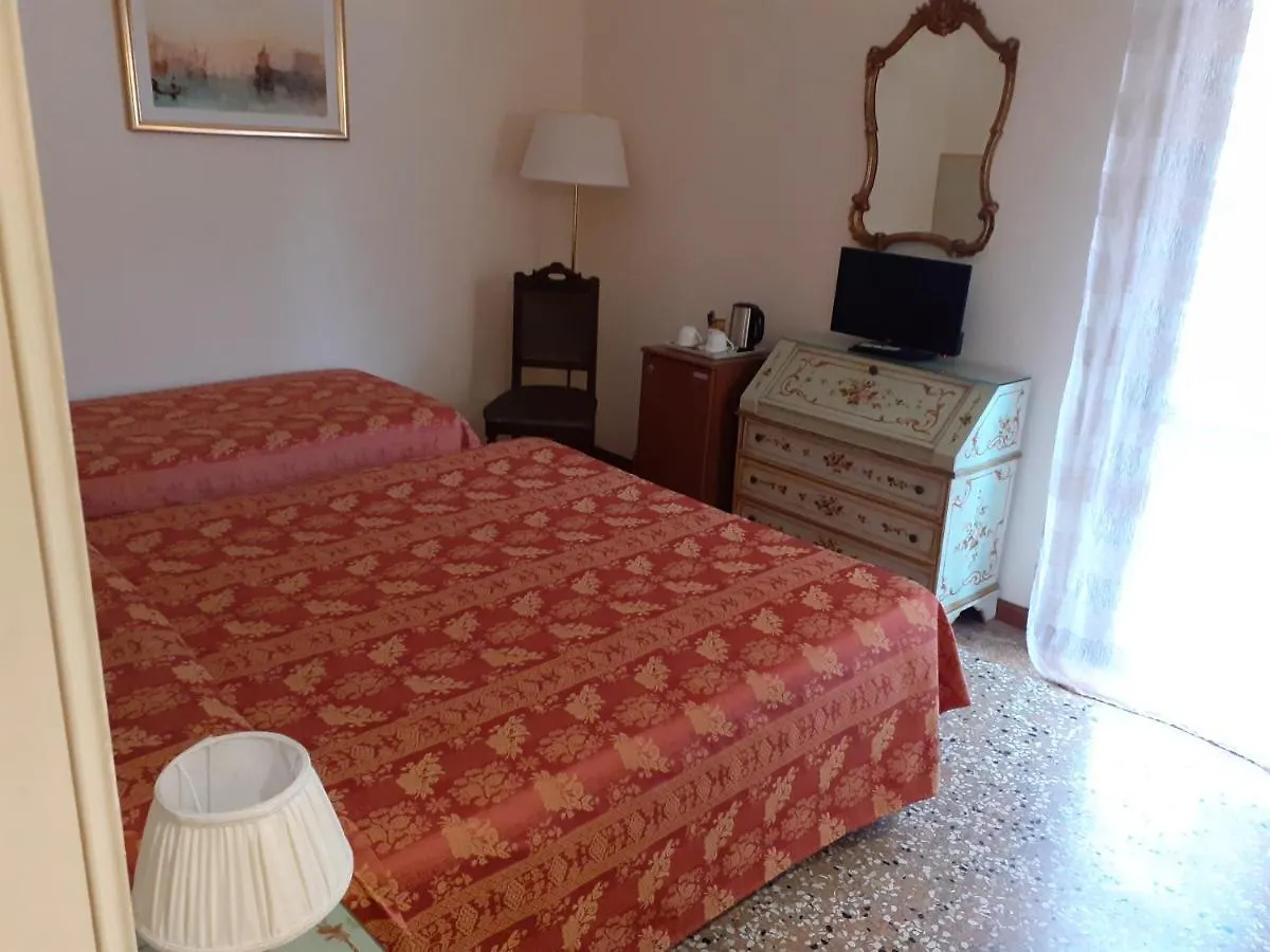 ***** Aparthotel Venice Lion Residence - Vespucci Mestre Italy