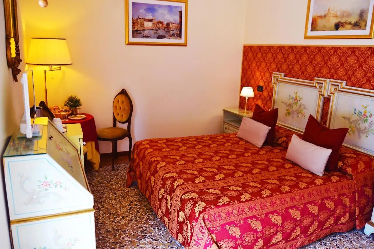 Venice Lion Residence - Vespucci Mestre Aparthotel